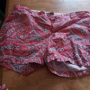 Old navy paisley shorts coral color